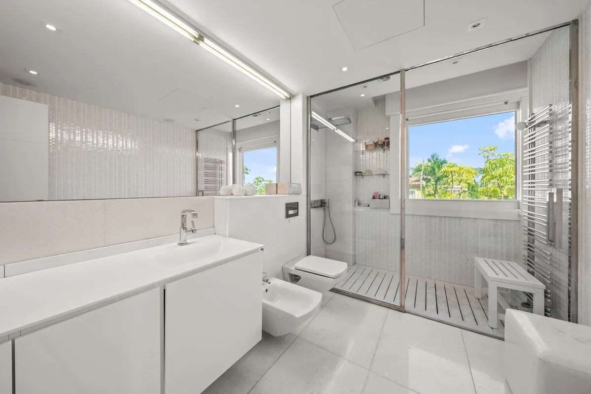 b83f12fe-8a2d-4671-af3f-91d561ff2389