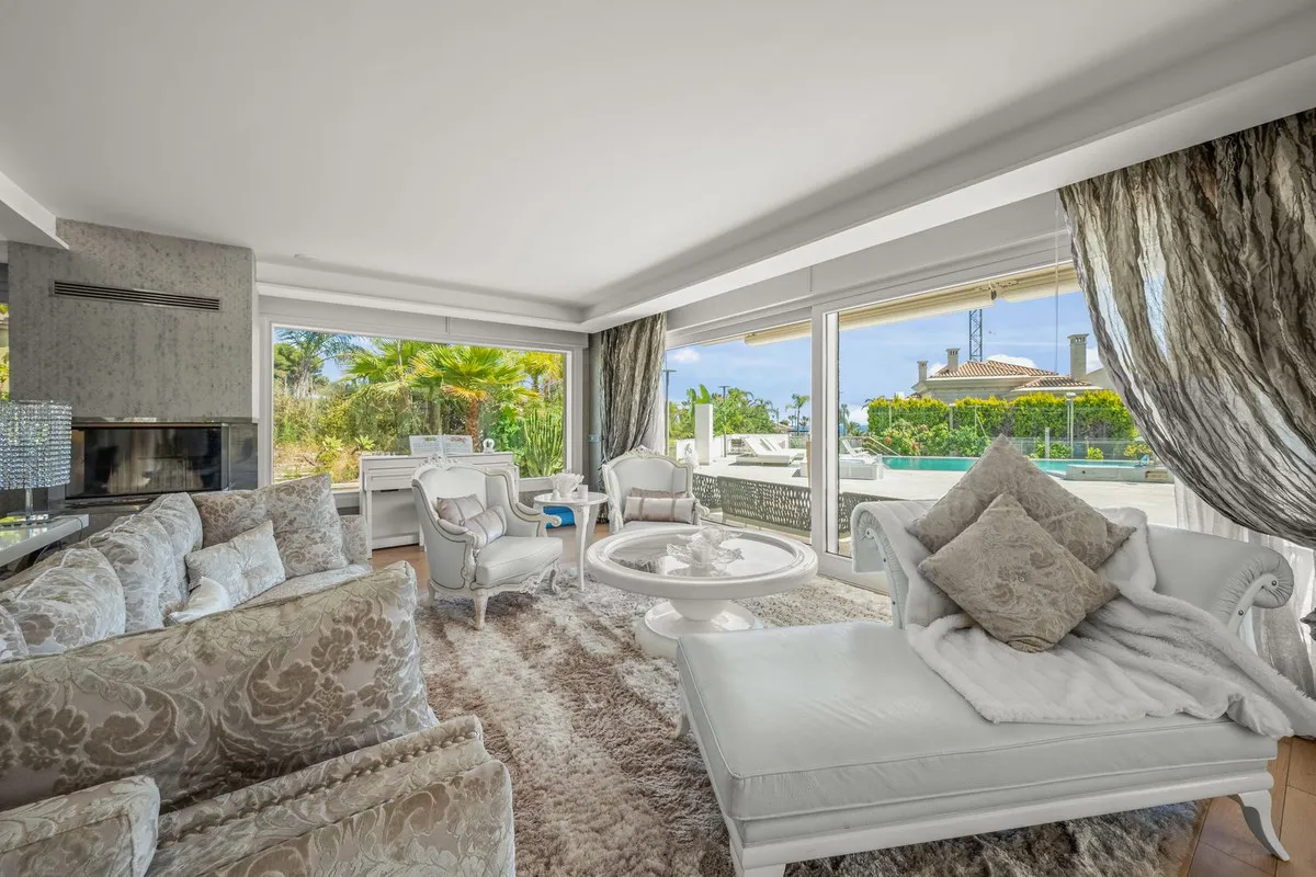 e03f6b9a-d97a-4651-86f1-a514680c68bd