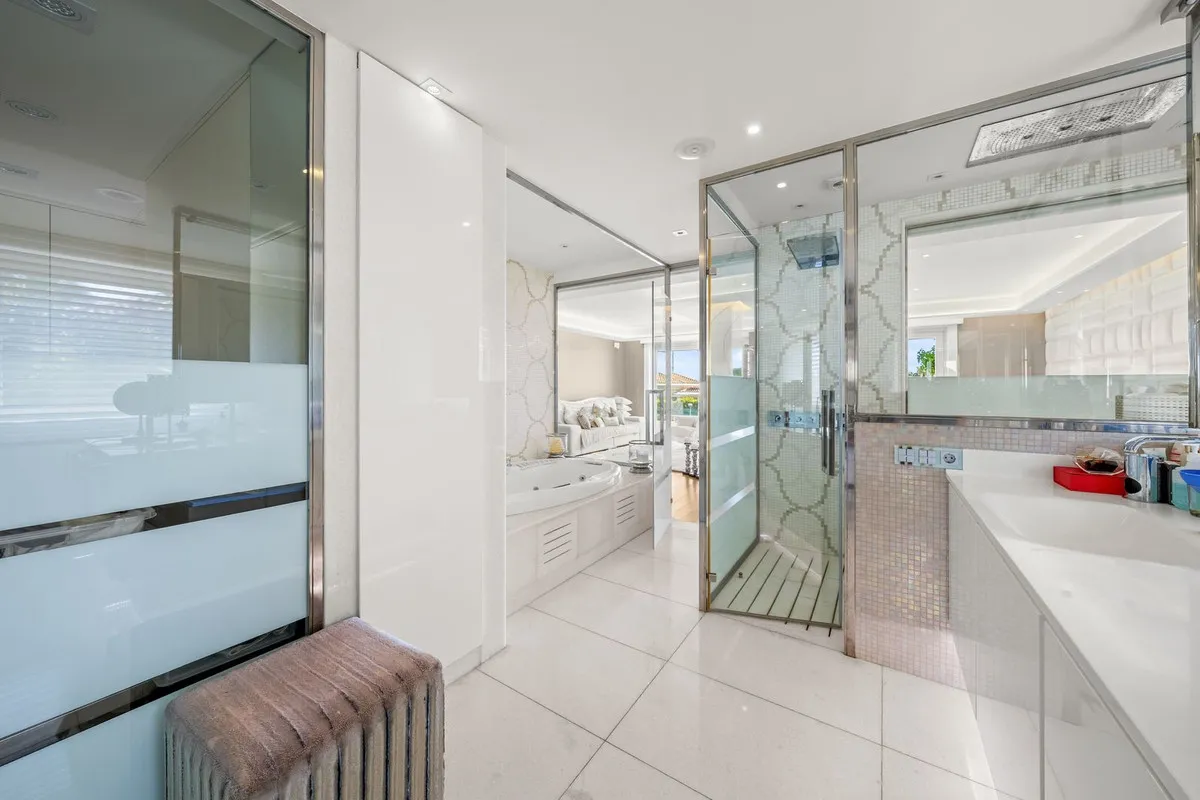 e1a1afef-0dae-46ed-ab3a-11796747efbb