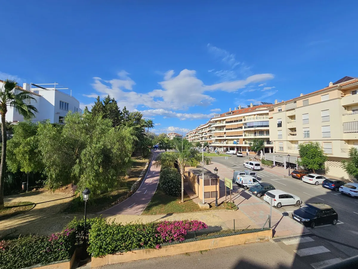 f84bb0ed-db97-4ea1-9604-8d7fb993f617