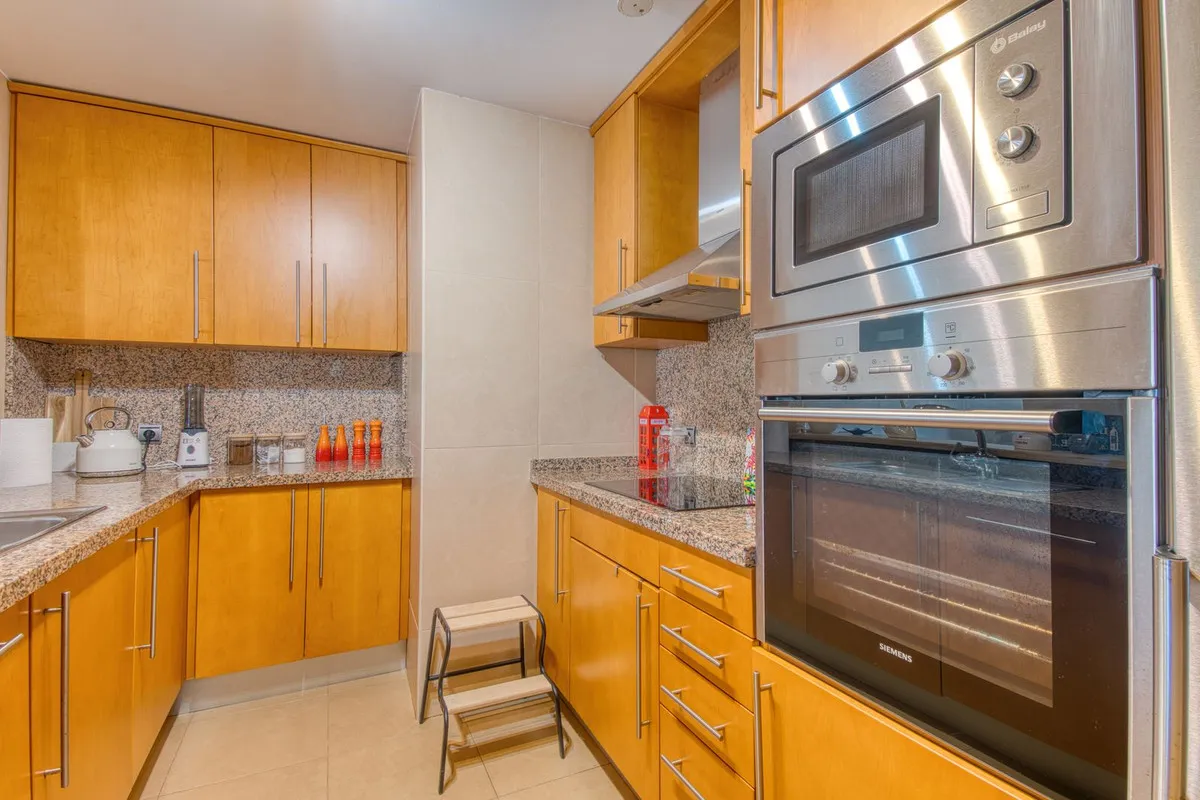 afa0df18-d1ab-45b1-976c-3770ddf435f0