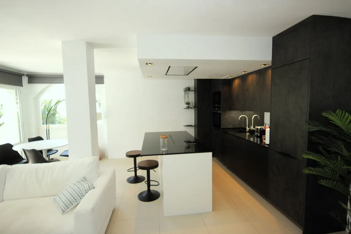 13d609bb-6300-4106-a1eb-602defc9b284