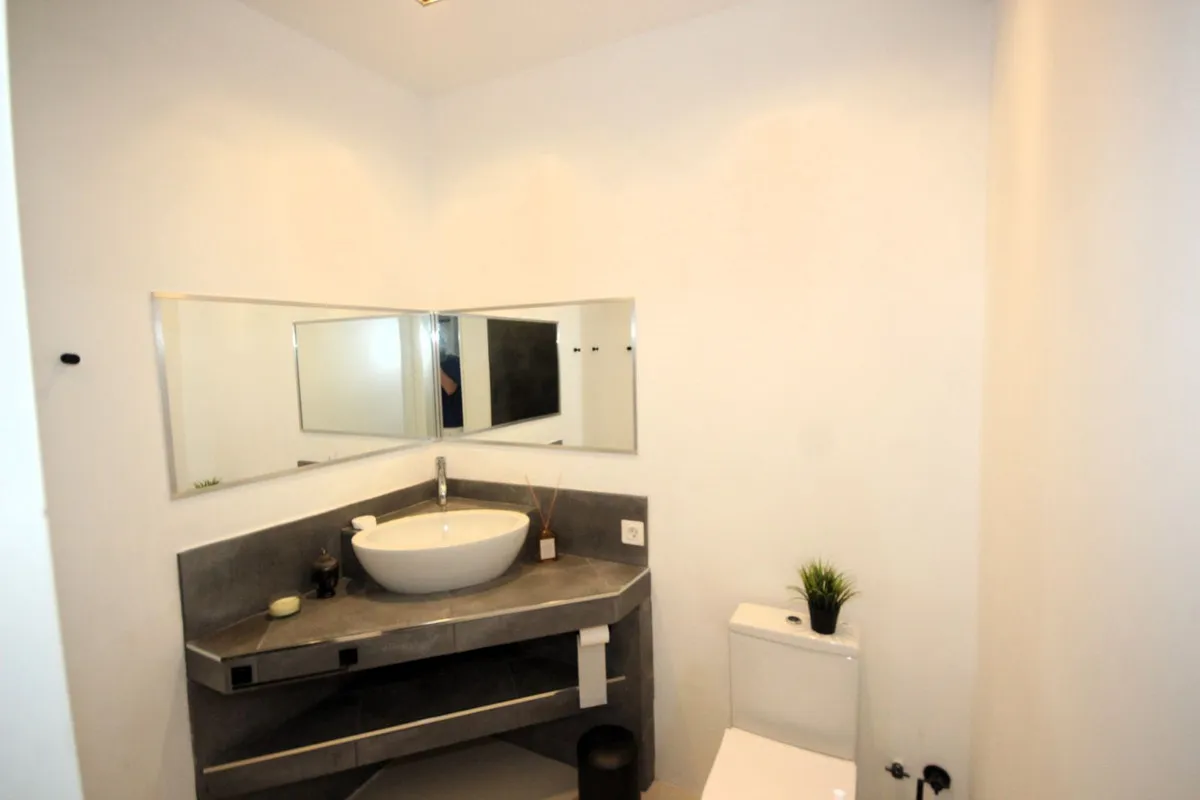 ae613744-819b-437a-94c0-ff86f9c050fd