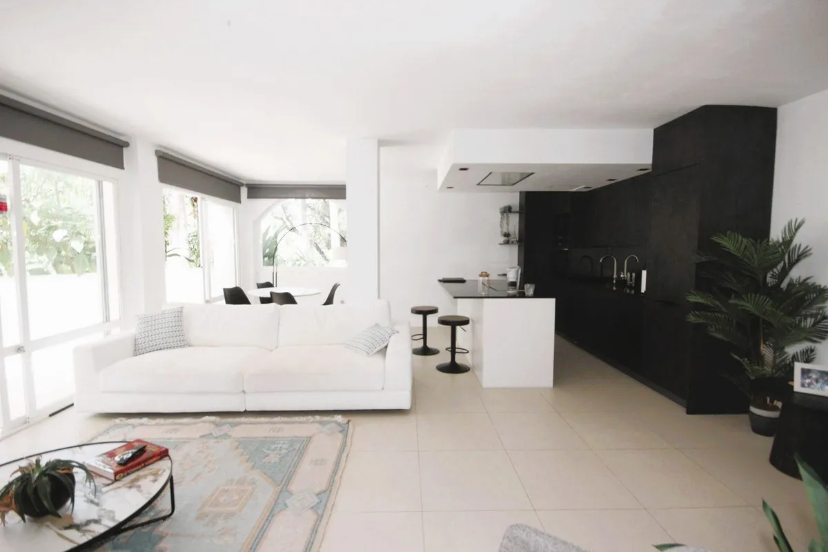 b8be8c0b-f308-4b65-a8ad-f093ab15b77b