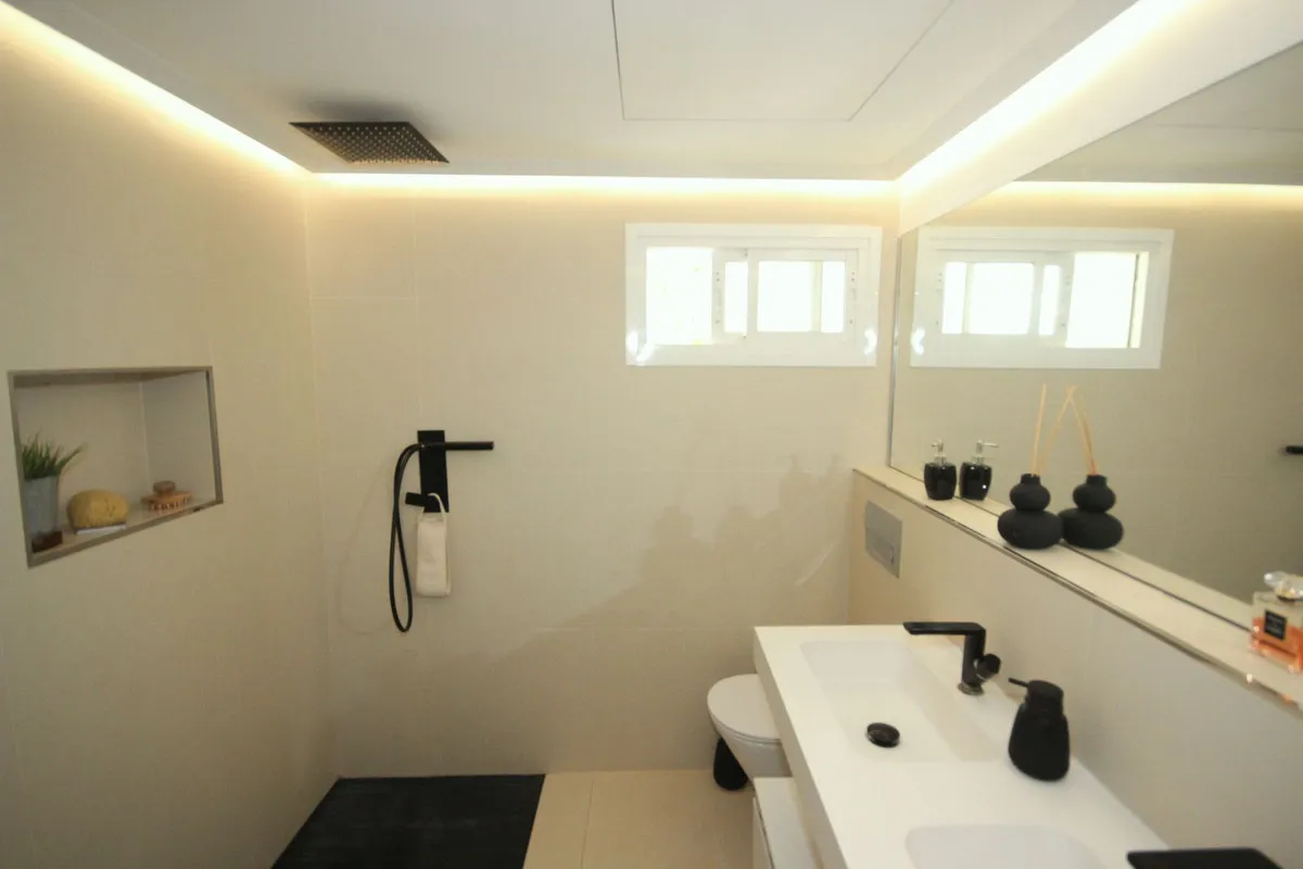 ebdeb756-4761-4fde-b5a2-726b8c4058d2