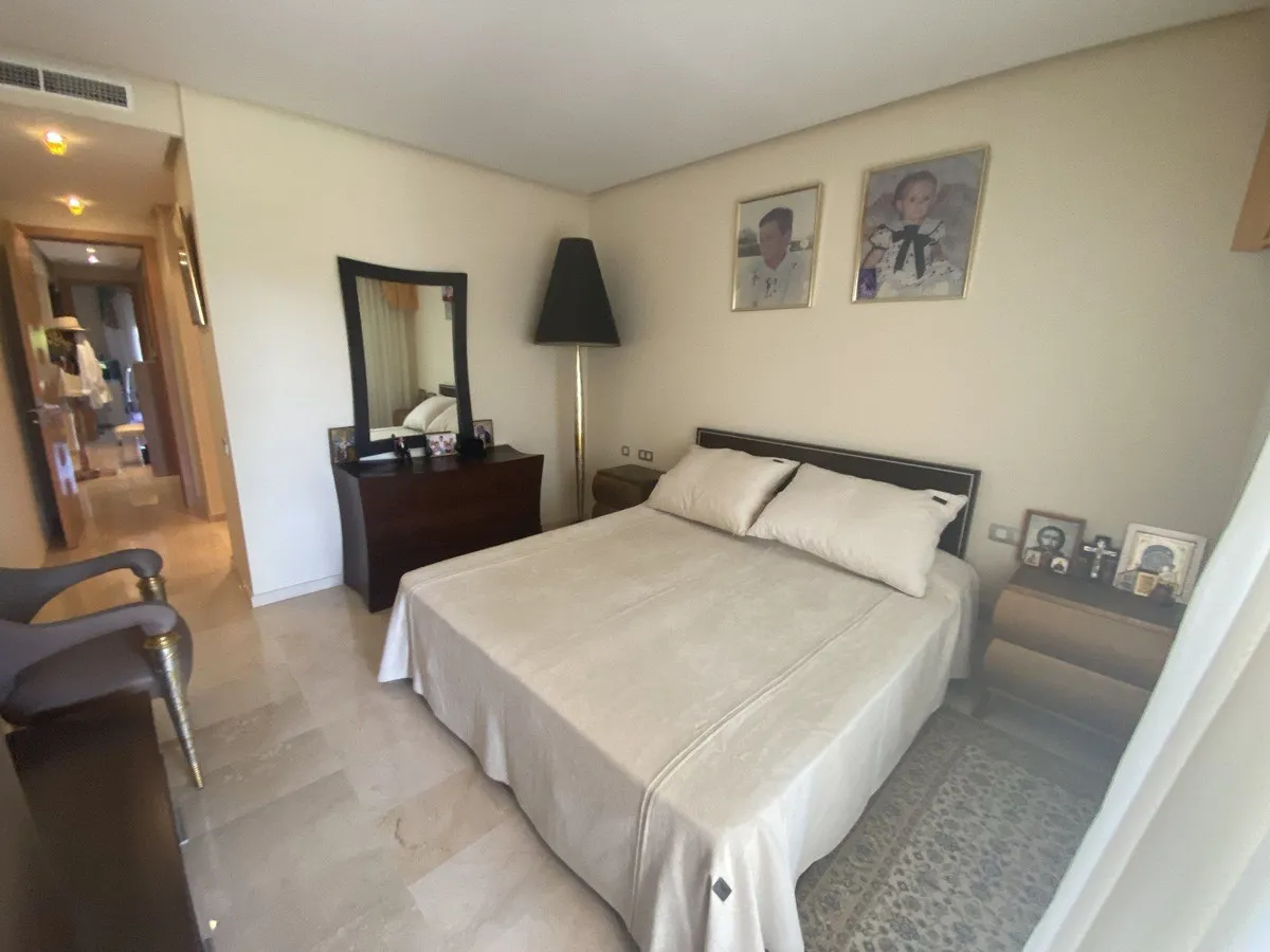 17e0c3c6-801f-448a-8781-38a405db2f4e