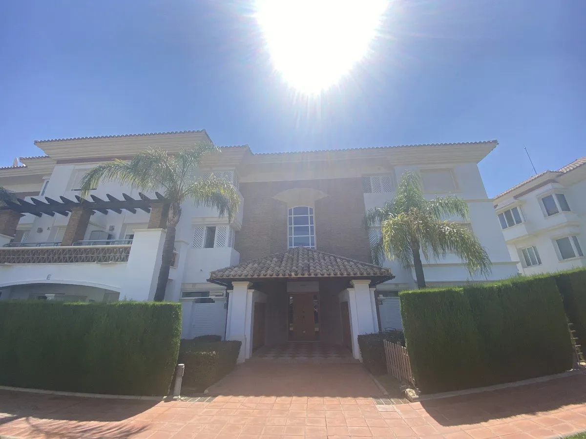 d517f5b2-0aee-4aba-8ac1-e25ef51c0200