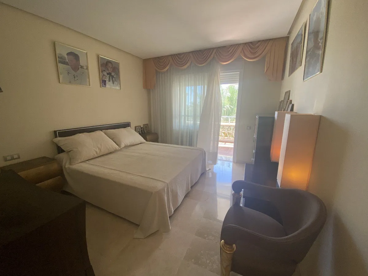 e515ca16-5225-4b96-8735-6e305ff88a09