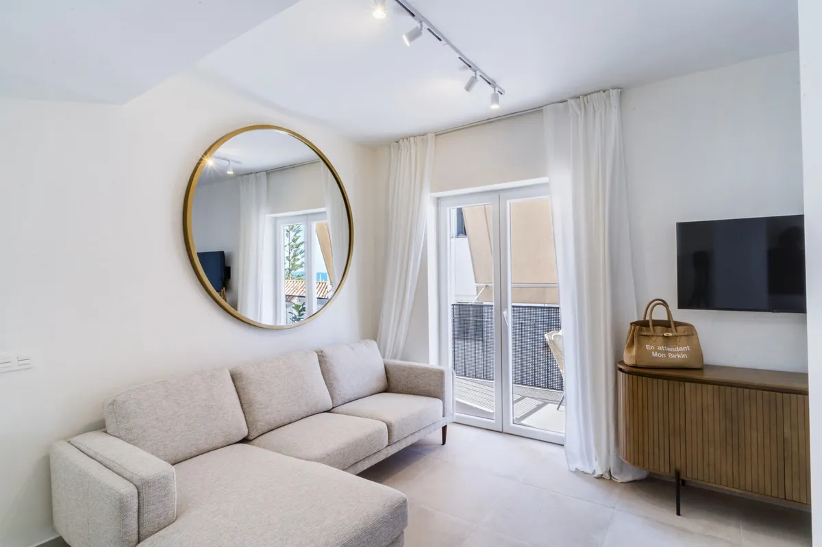 6e5b72c1-938b-4a25-8c8f-58bd09c4892b