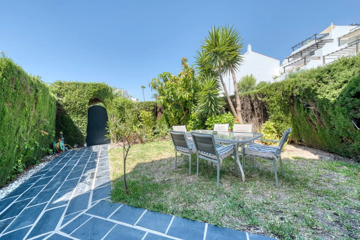 b3fe7955-ebd6-4855-91b4-85b66fef206f