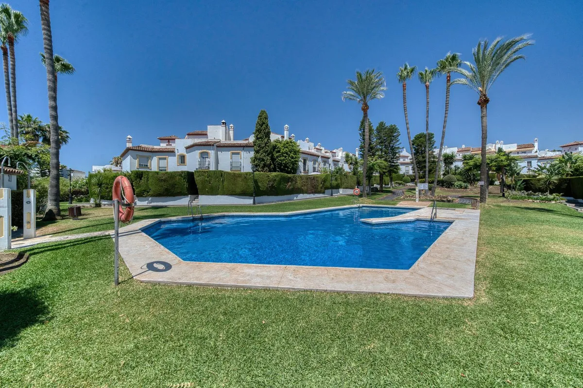 d5acdda3-7e45-4931-adc4-c20852cdaae2