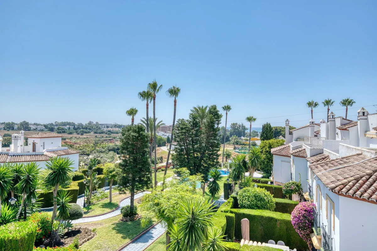 e0294784-51db-44f0-99f0-013adf2574b8