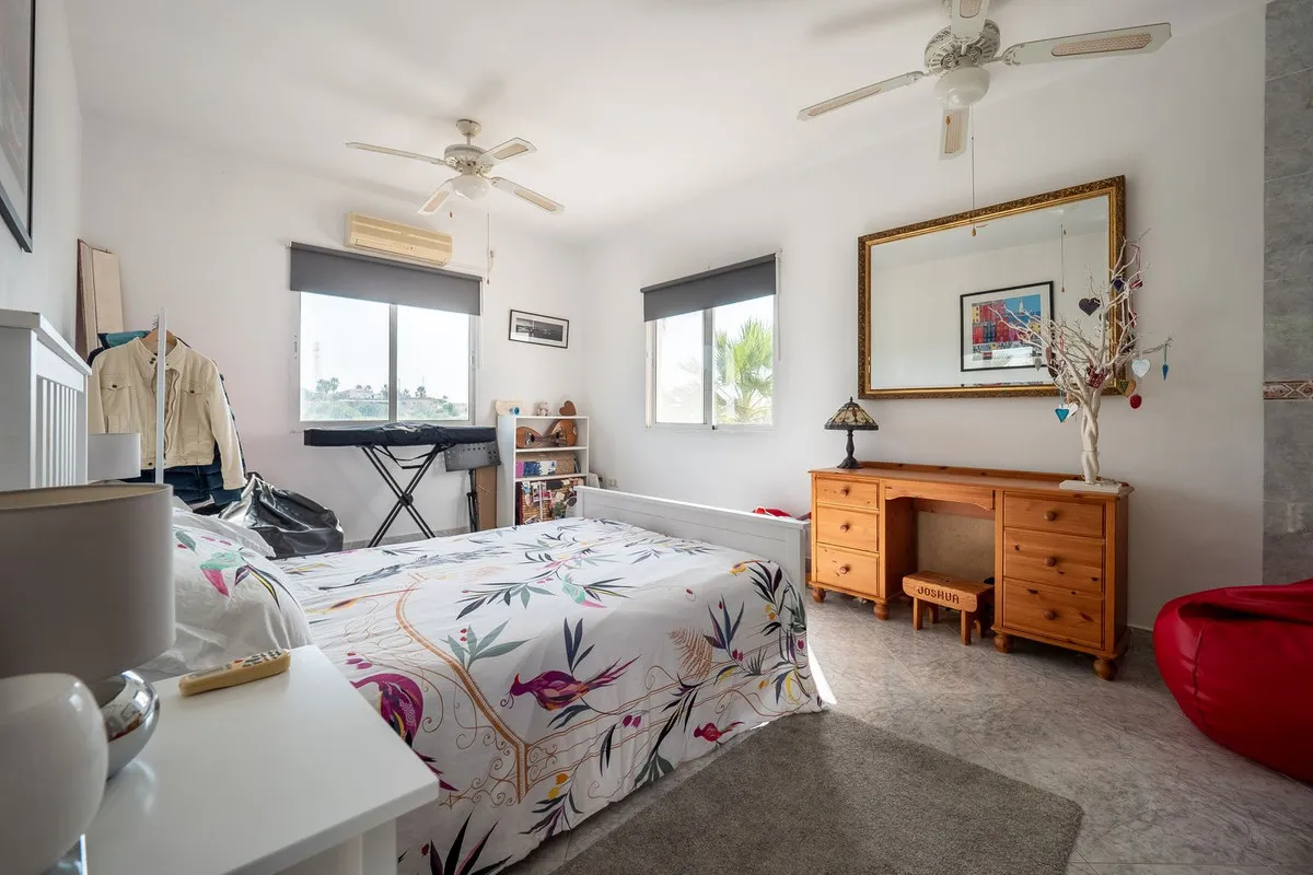 0cdec58f-ca20-4818-aebd-915f5fa7f6b4