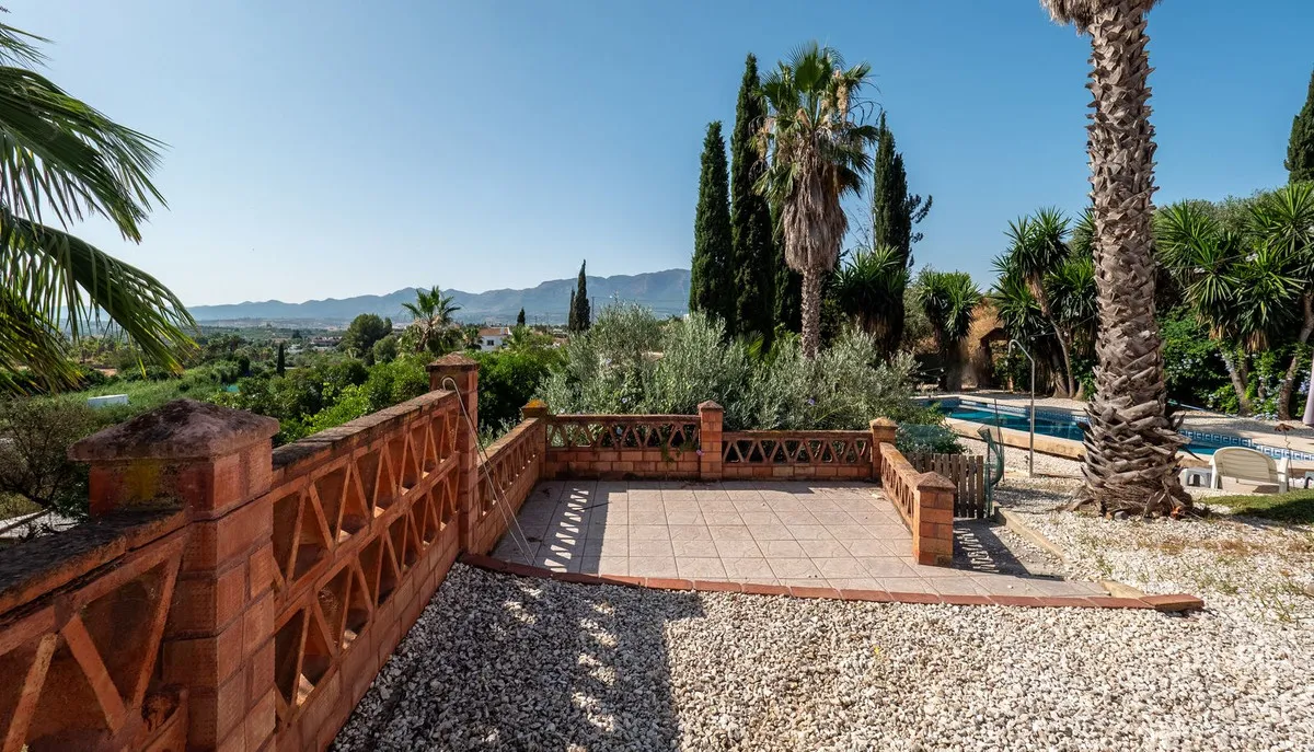 b3531670-bc32-4fc6-bc7c-2717856c8c4d