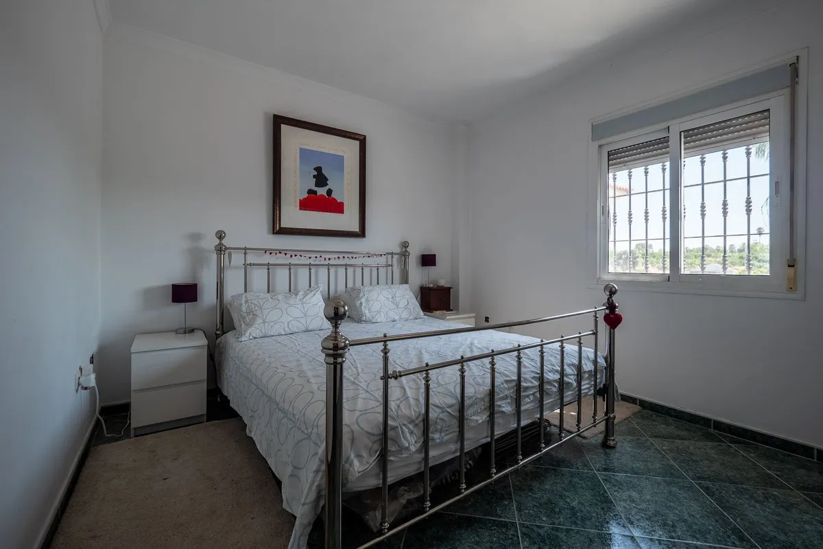 b90da36f-fe43-4714-aacb-fb03e1f7f1e8