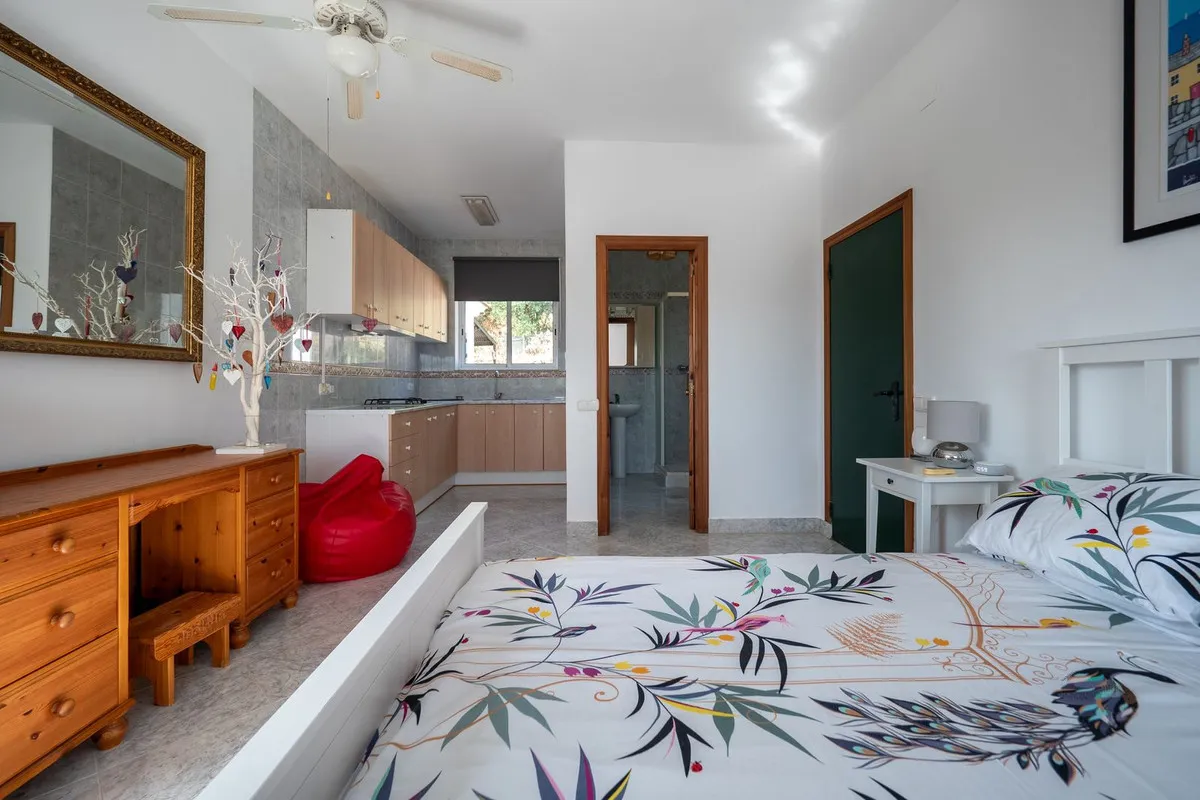 c7eba345-cd79-4bba-b23e-f352c24de155