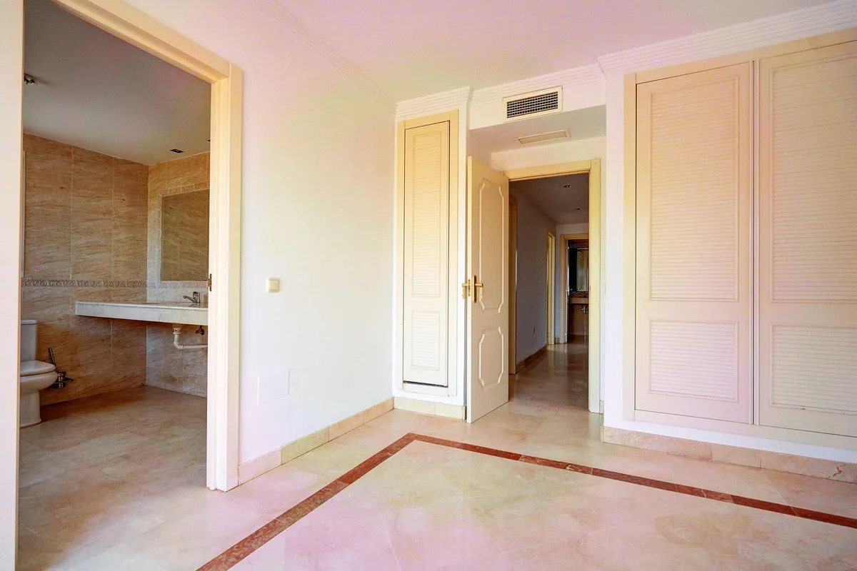 7ea6111a-a2d7-473d-9ee4-59048f9e8a3a