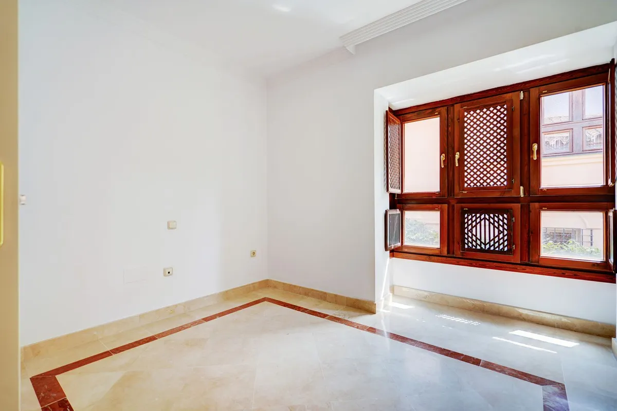 c3bb09b2-8297-40d1-b594-d5f16cb9f1b9