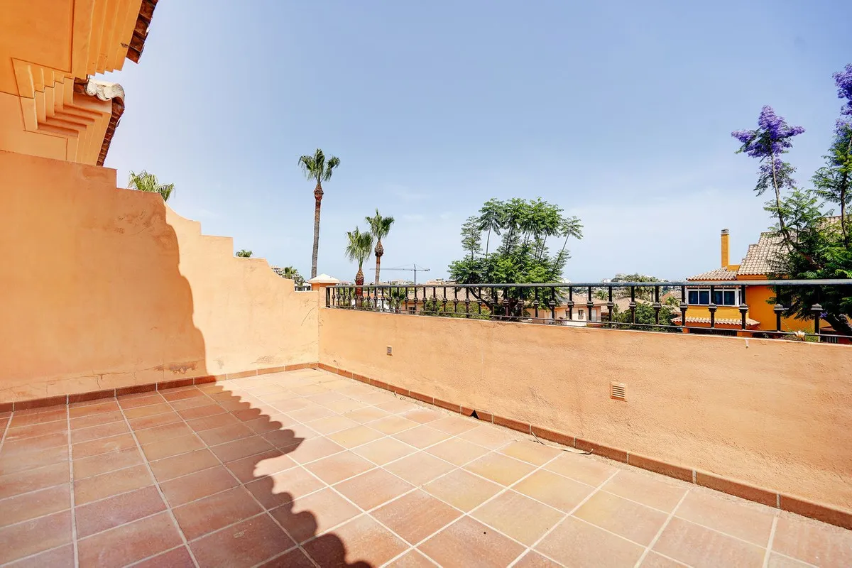 c6931728-7f41-43f8-b9db-e17dd42fc23e