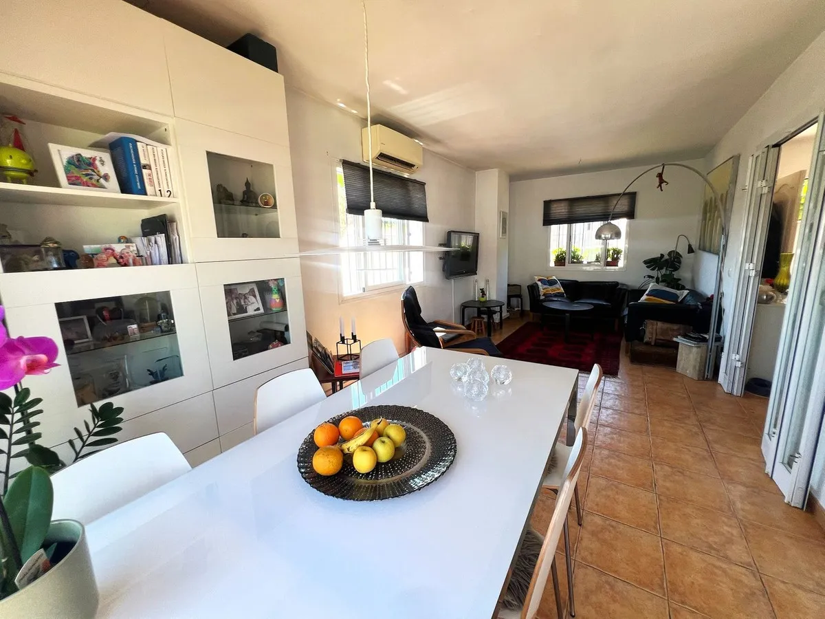 18a9b0dc-3b8a-403f-aaf4-f9f1db2125b0