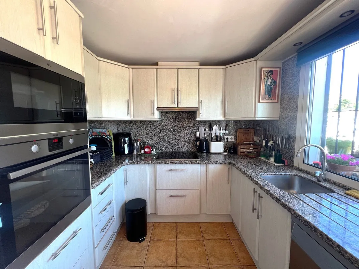 e914a879-110c-459e-bc35-4488d236e87c