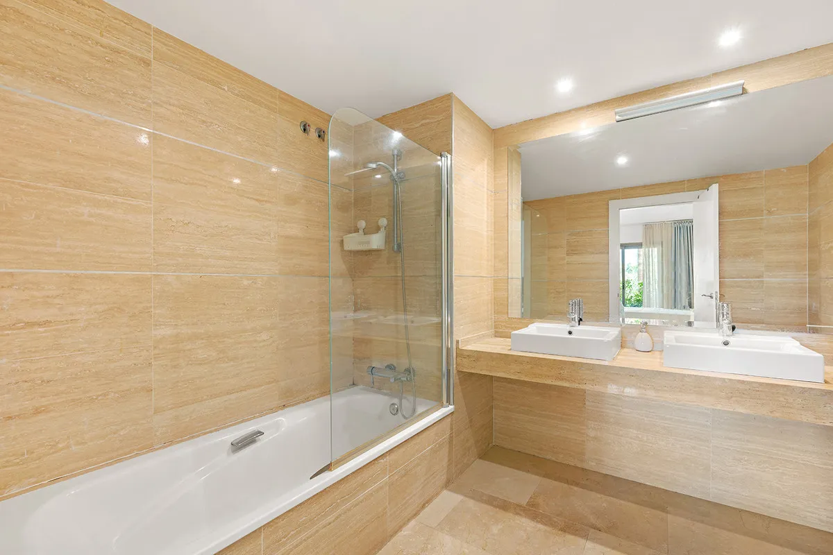 006dbc2d-6e77-4e5f-ba41-9e3e829b2b3e