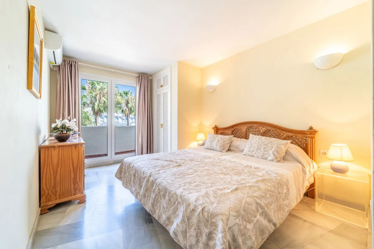 4ead0185-686f-44bb-a435-4ea3b15d4480