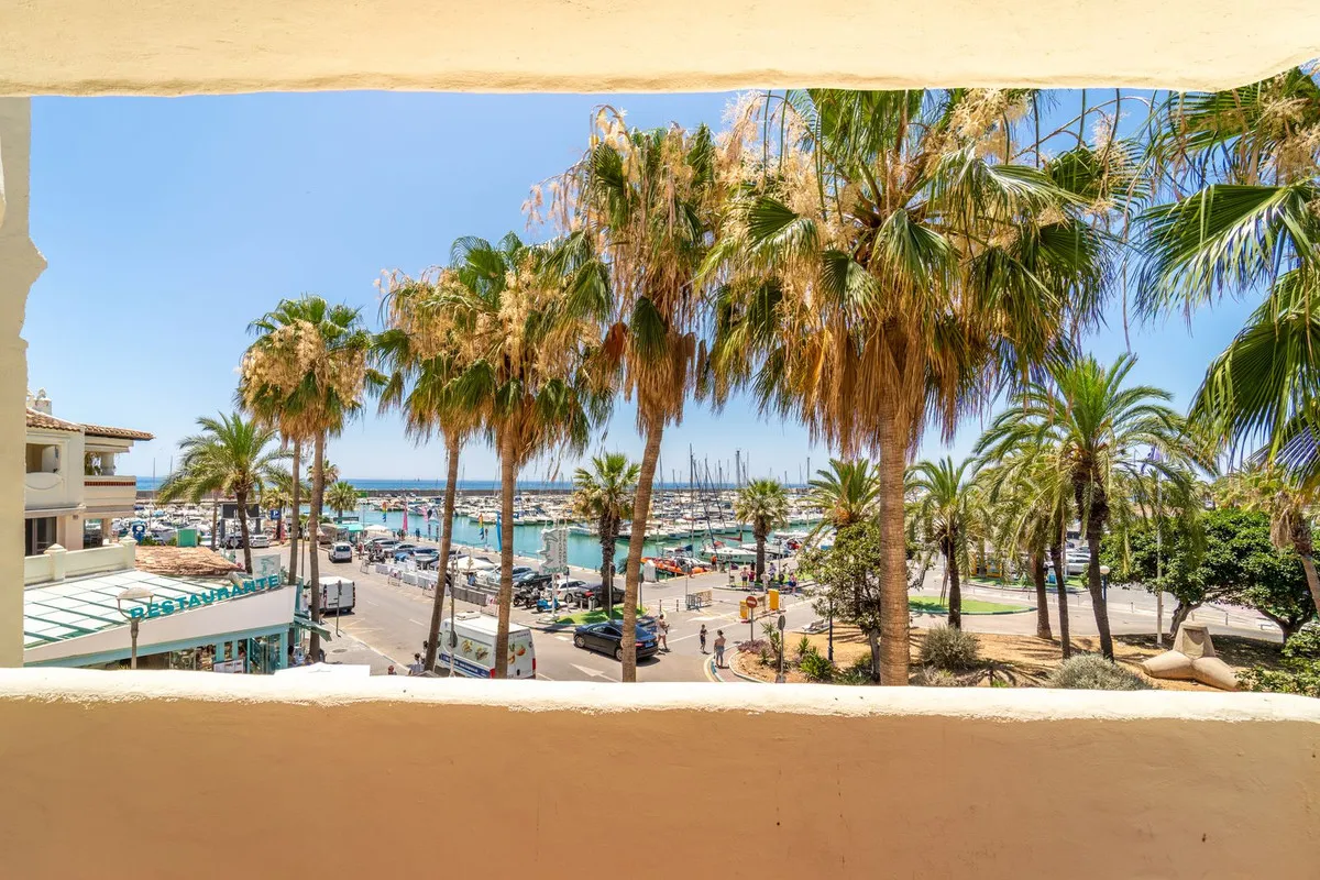 c002bf1e-c4bc-4f9f-bffd-b8087e539b79