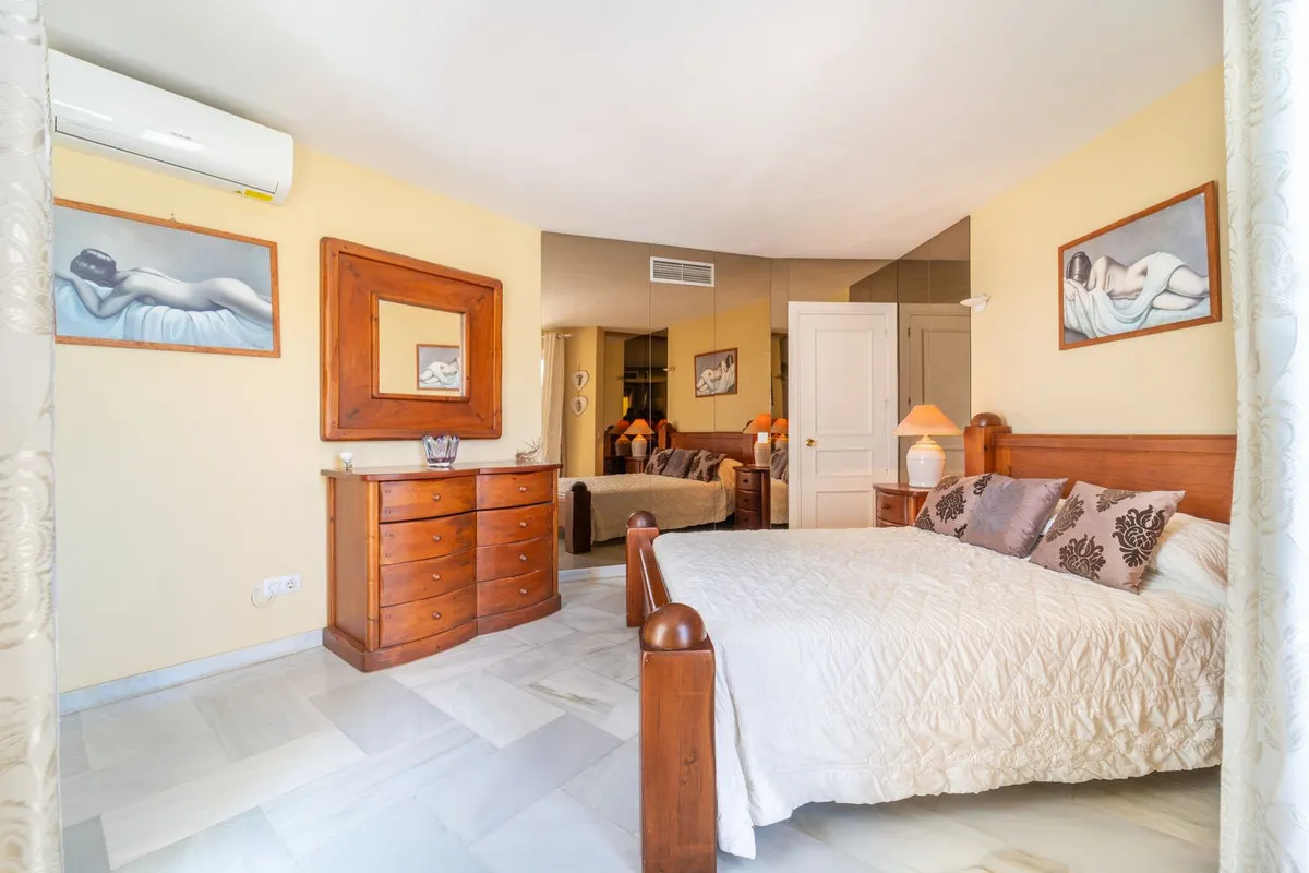 ebe94085-4d4b-4453-adcf-08f9beb33bda