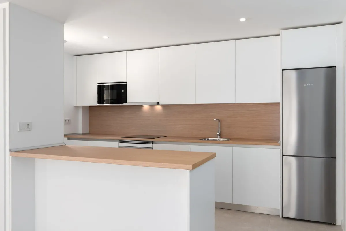 f6611bc9-5dc4-43d4-95fd-962ae5a322f3