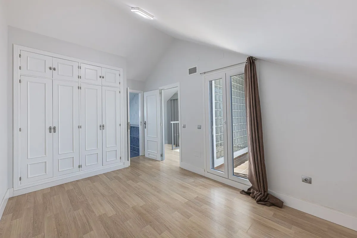 35dda807-80b2-4697-99d5-65ba7d3a64db