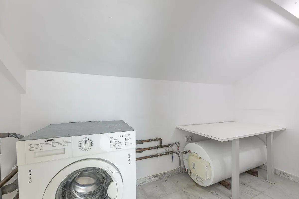 7c569bc6-c165-431a-b1ff-81a75e3c514d