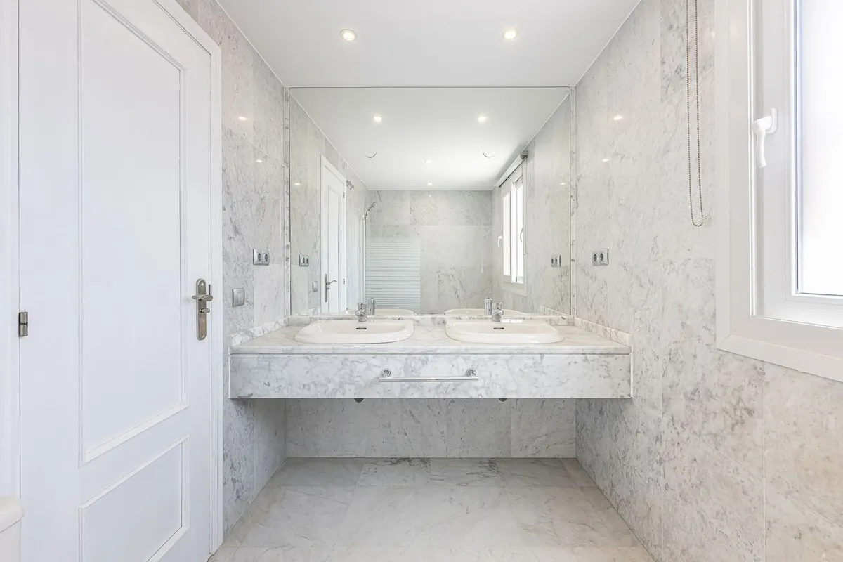 b75684cf-d097-41bb-b91d-782d4896b09a