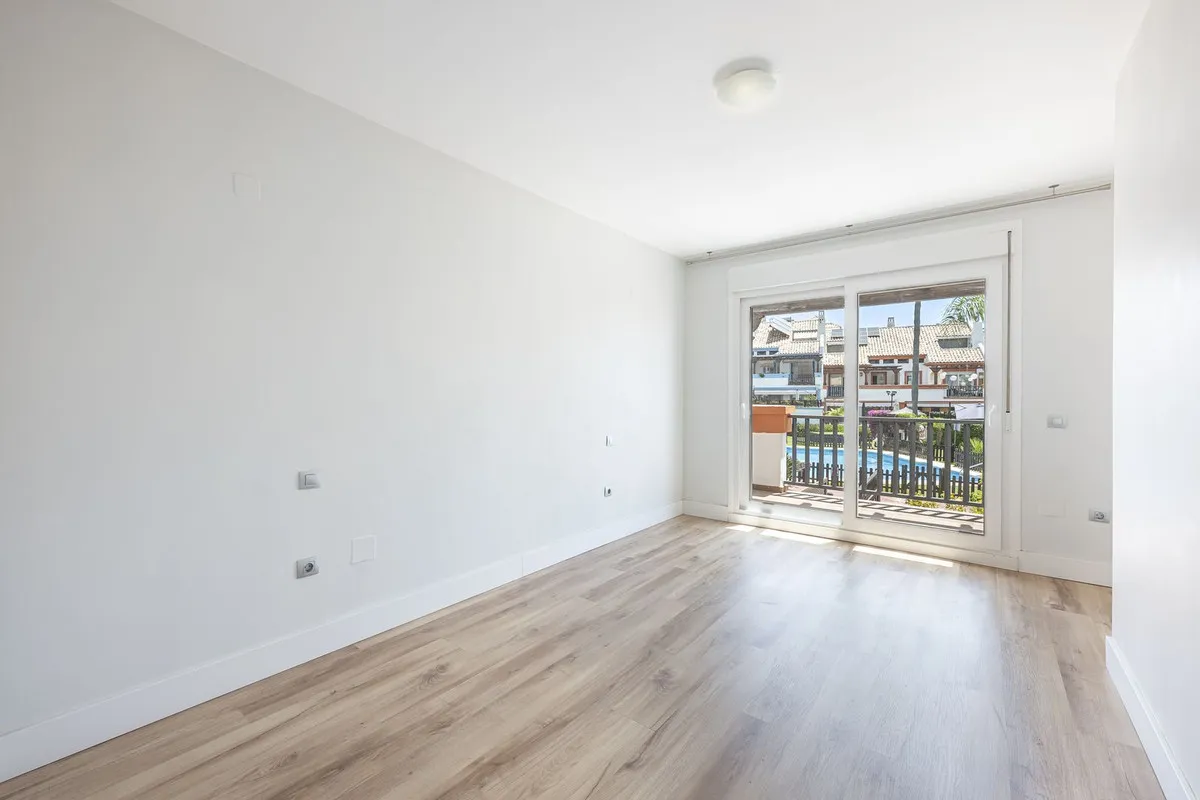 b951c49c-9d7e-410c-8ea3-56eda5e8a35c