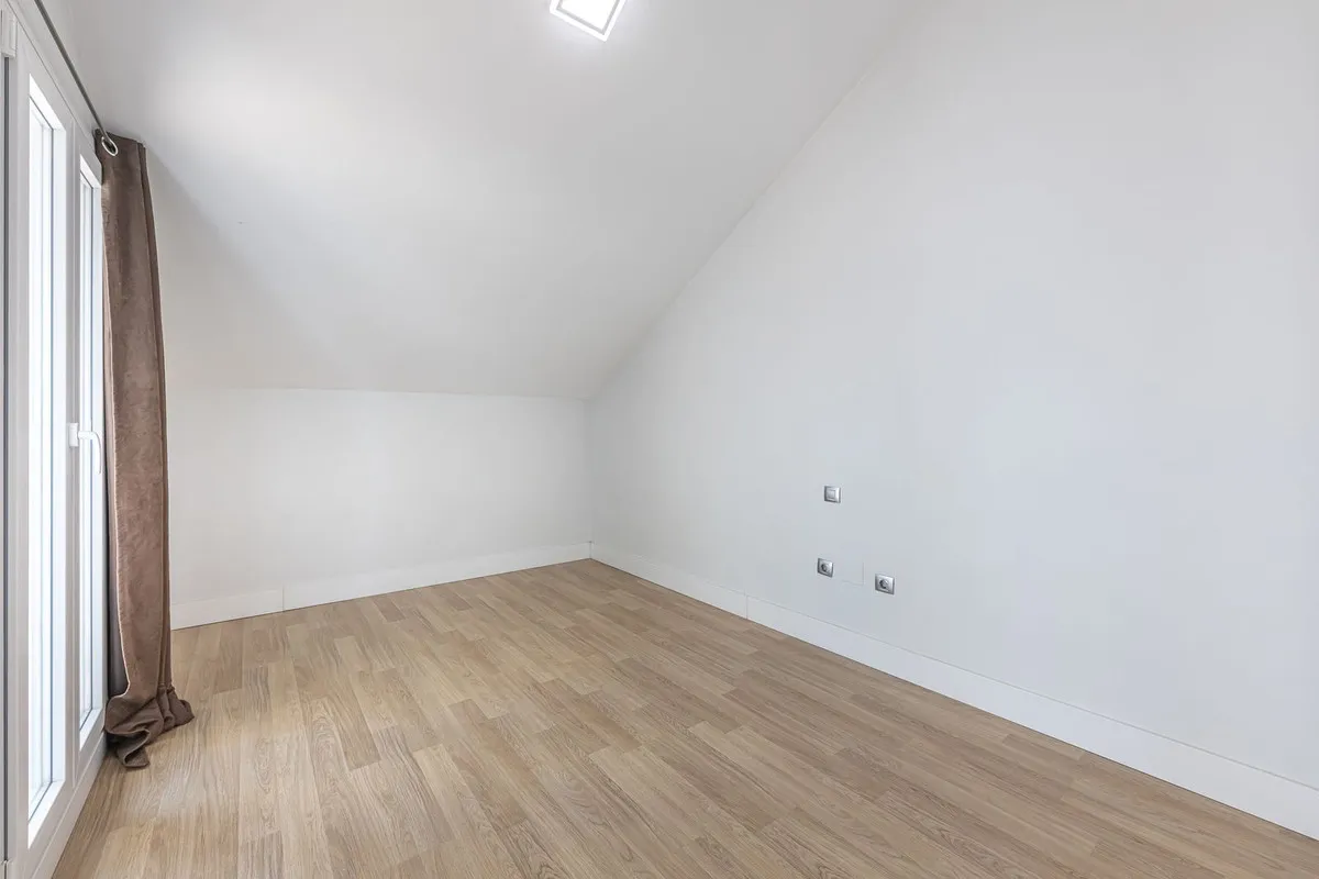 dd2f5467-fa0d-40f8-af33-0ef8cc4cb051