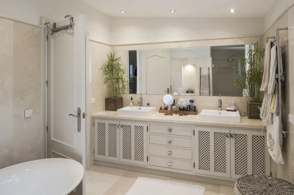 21b9b118-f85d-4838-a1ab-e901fe886ad8