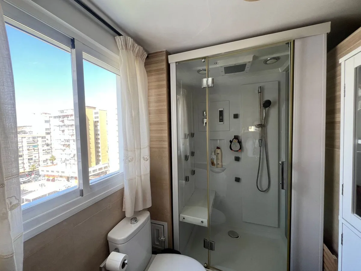 f8271214-ab97-4f86-8578-f1976bc1e980