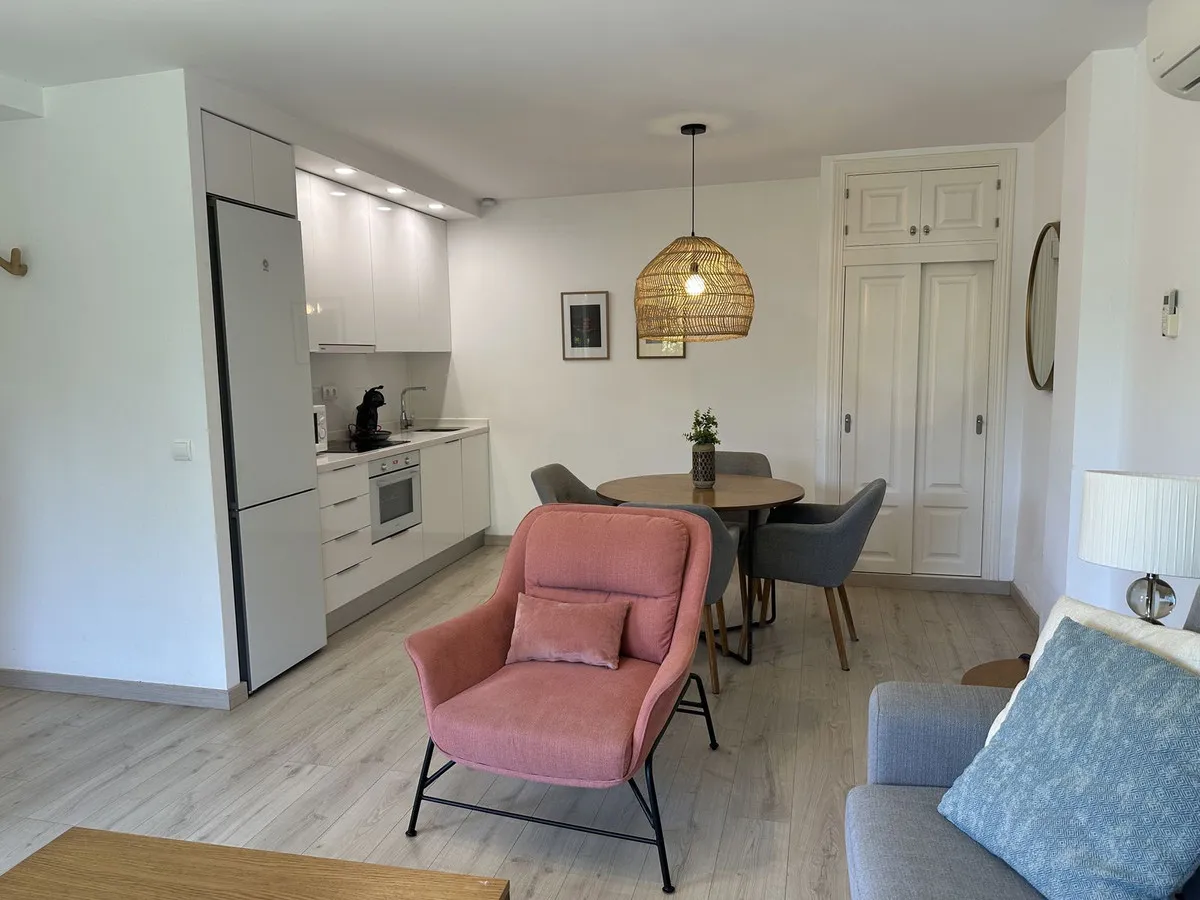 a93b0ec9-43a9-4677-b674-ea303ee538df