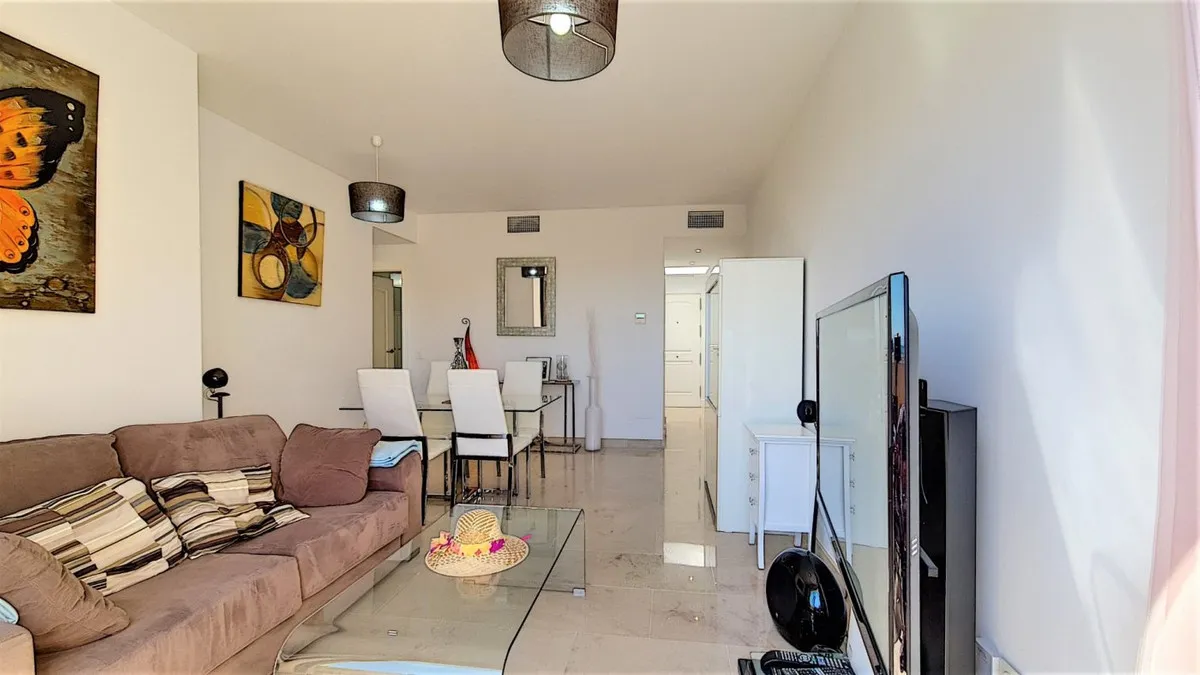 47f65d52-1866-4c8a-829b-105577286643