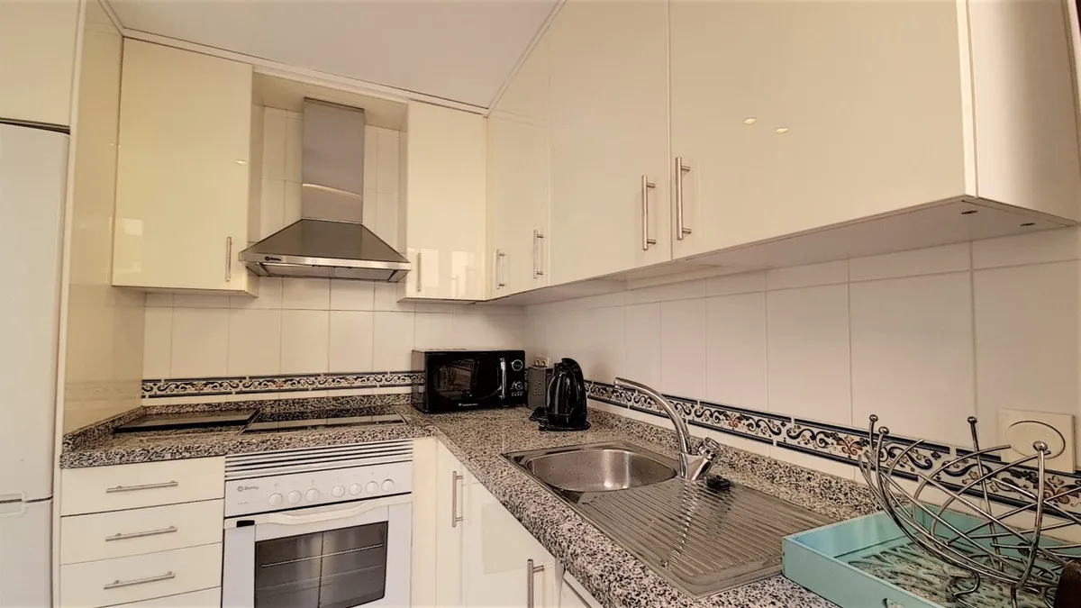 8baad7b3-b1b5-43e7-a9fa-84bb87f08372