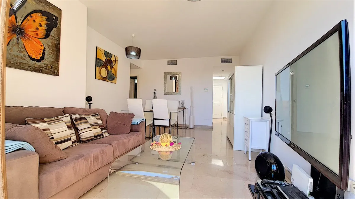 d8c3717f-9a49-433e-bd3d-b485271e1ccc