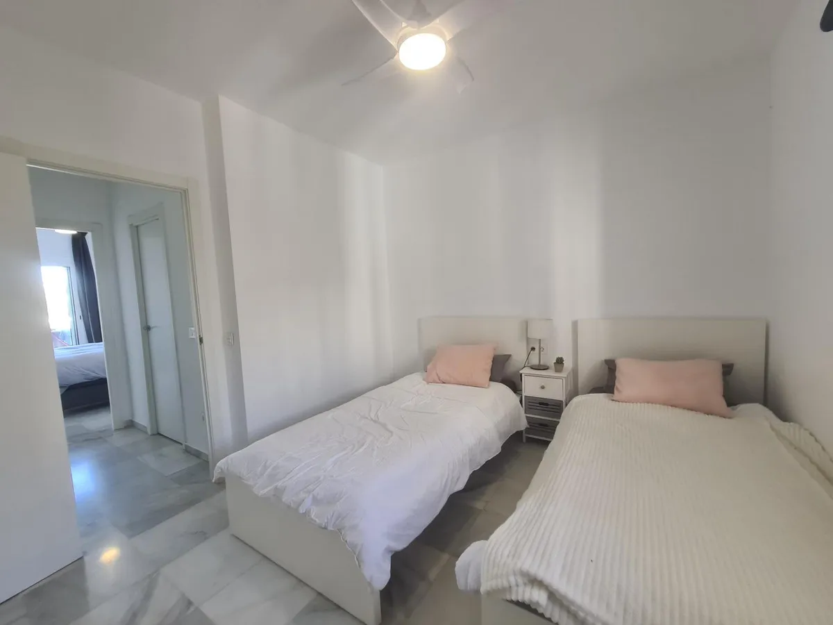 00c33e32-2a22-4633-bf94-7f913a0943ab