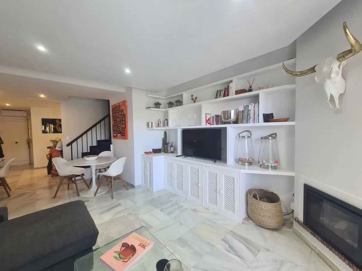 8e526b34-12a9-4e76-b5f4-fe19290b9894