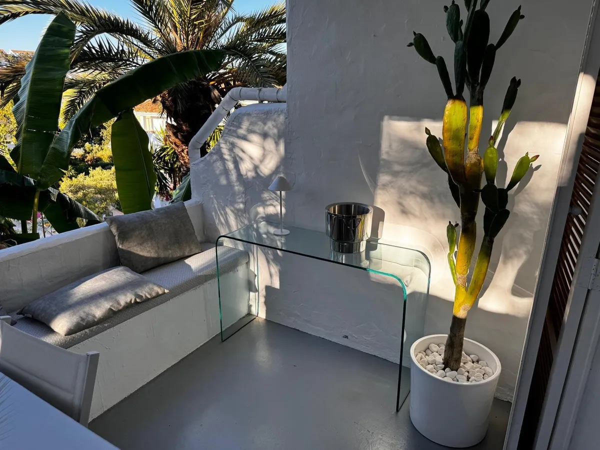 baa2bec5-b608-483f-94d1-1f963e85e102