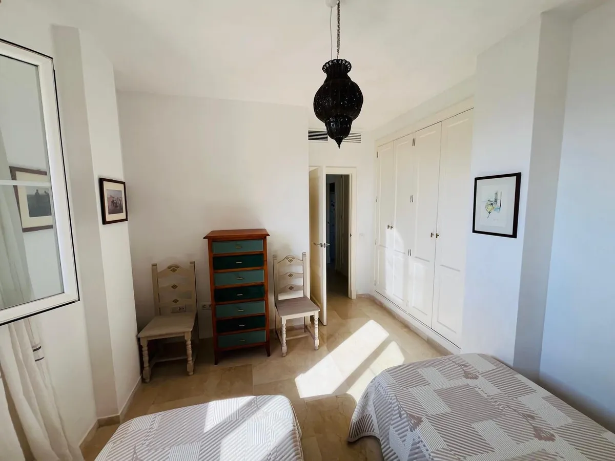 2d5a0a60-60f0-4a50-aed2-457f539e3c1a