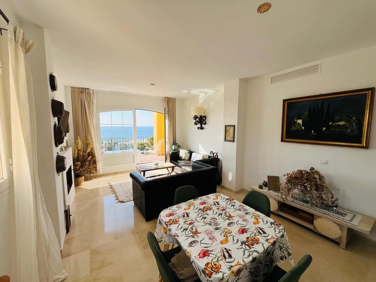 e5e6c4d8-6fea-43d2-bdee-400fc5a95a6c