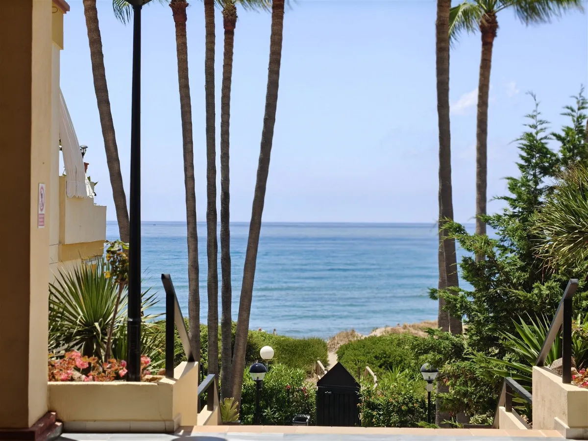 6d17f85e-4e7d-4a21-a875-28fe8286f69a