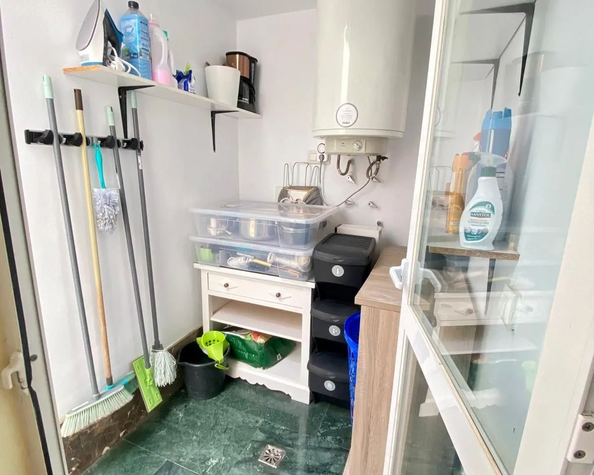 1fa4c979-156c-4035-9e00-4f17869baf50