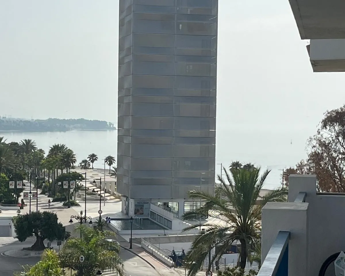 411a68b7-3210-4f1f-b051-e8a25364d221