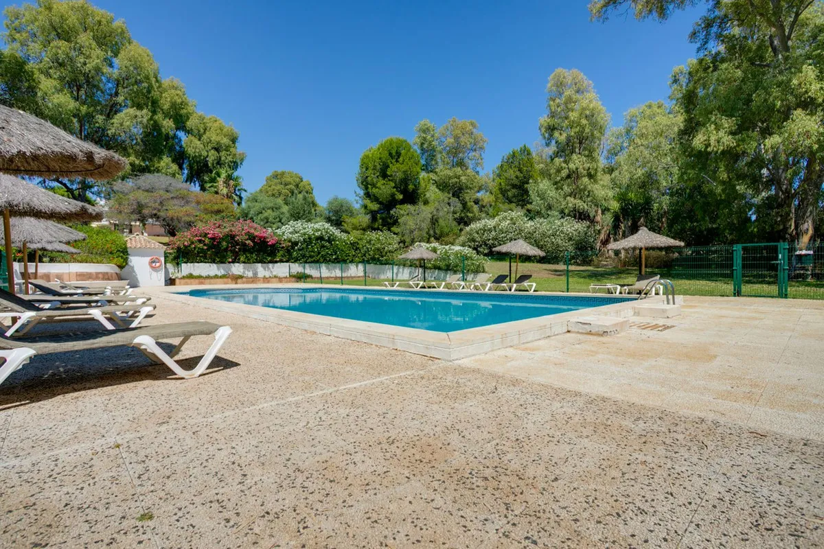 dfd7cdb8-3b57-410a-8947-a7740831f6a8